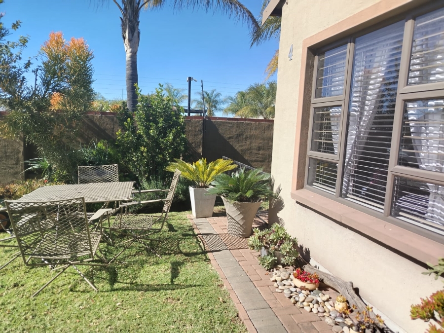 2 Bedroom Property for Sale in Waterval East North West